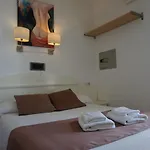 Hermes Hotel *