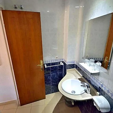 Hermes Hotel *