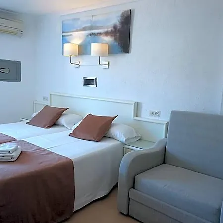 Hermes Hotel *